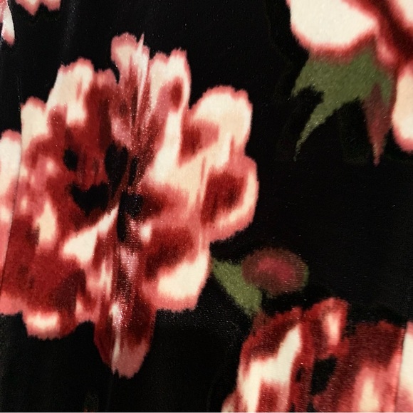 Abercrombie & Fitch Black Floral Velvet Fit & Flare Dress - Picture 5 of 9